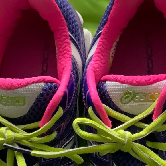 Women’s ASICS GT-2000, Purple, Green, Pink, Size 9 - Picture 2 of 5
